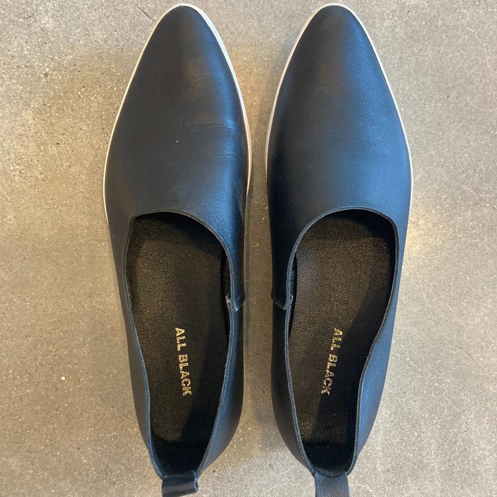 ALL BLACK Side Scoop Sneak (Women's)